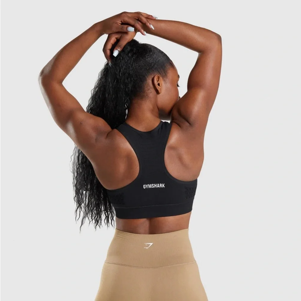 Gymhsark, Energy Seamless Sports Bra - Black S - Picture 2 of 5